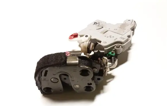 Nissan Patrol Y61 Rear door lock 8255244U10 336682 8914