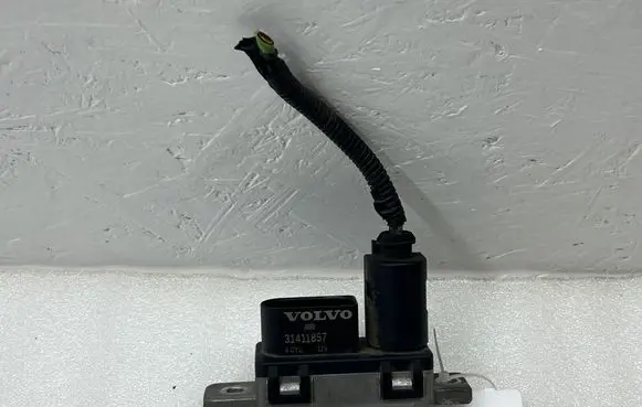 Volvo V40 Glow plug pre-heat relay 31411857