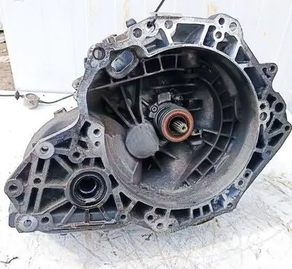 Manual 5 speed gearbox