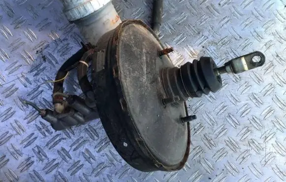 Mitsubishi Colt Brake booster mb858850