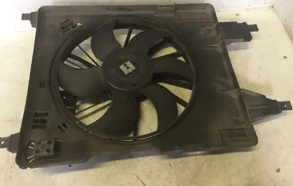 Renault Scenic II - Grand scenic II Radiator cooling fan shroud 8200151465