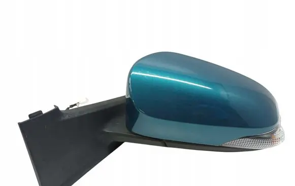 Toyota Yaris Front door electric wing mirror 