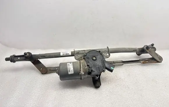 Chrysler Grand Voyager V Front wiper linkage and motor 05113043AA 538911448