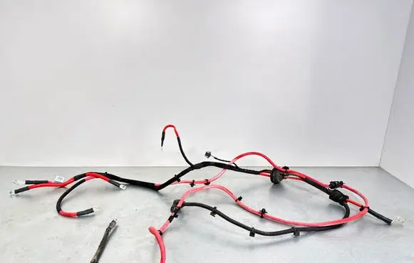Volkswagen Touareg III Positive cable (battery) 4M1971225K