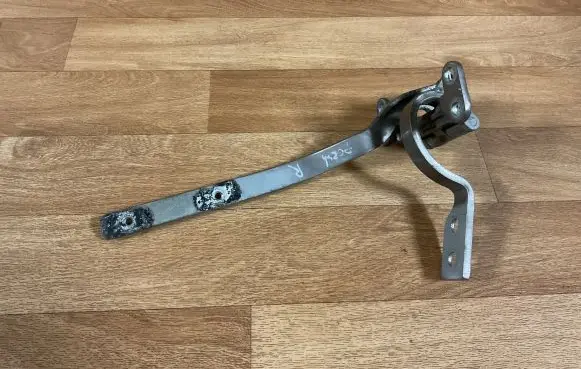 Porsche Cayenne (9PA) Tailgate/trunk/boot hinge 7L5827302B
