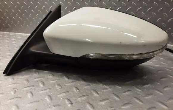 Volkswagen PASSAT B8 USA Front door electric wing mirror 561857507BE 561857933A 561857521T