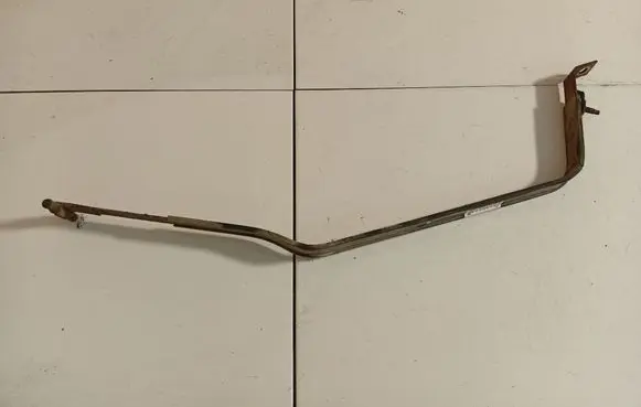 Peugeot 4007 Fuel tank mounting bracket 