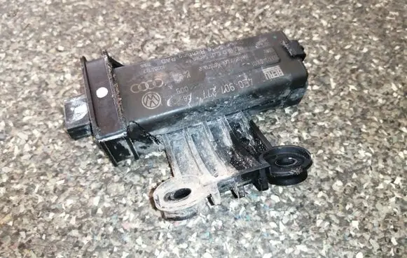 Audi A8 S8 D3 4E Tire pressure sensor 4E0907277