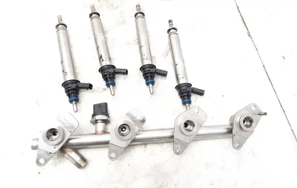 Mercedes-Benz C W205 Fuel injector A2780700687 A2740700995 A2781530728
