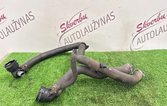 Volkswagen PASSAT B8 Engine coolant pipe/hose 5Q0121049AD 5Q0122291BD 5Q0122291AK