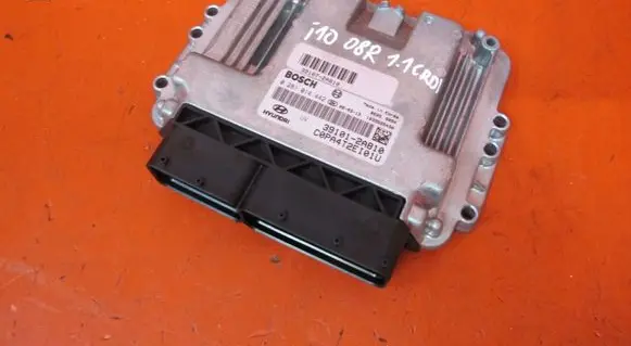 Hyundai i10 Engine control unit/module 391012A810