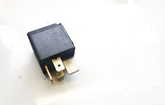Volkswagen Polo IV 9N3 Other relay 7M0951253A 95vw10k705ca