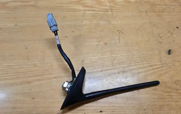 Mazda CX-7 Radio antenna 3772