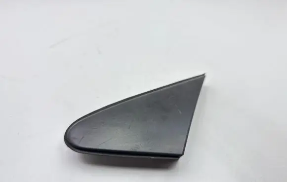 Toyota Auris E180 Fender end trim 6011802110