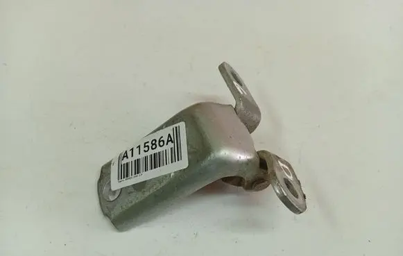 Toyota Avensis T250 Rear door lower hinge