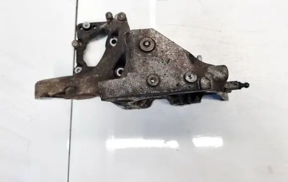 Opel Insignia A Engine mounting bracket 55574721