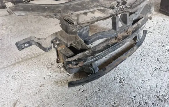 Volkswagen PASSAT B6 Radiator support slam panel