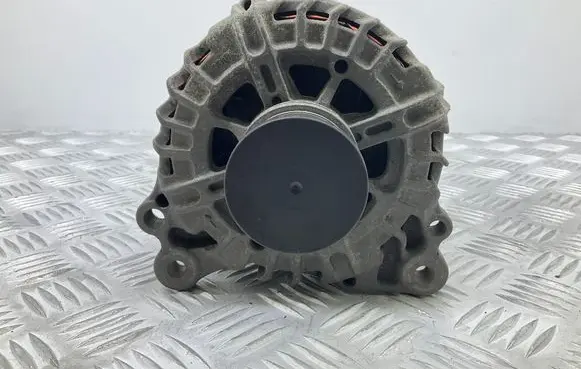 Volkswagen PASSAT B8 Generator/alternator 03L903023L