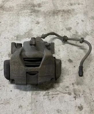 Renault Latitude (L70) Front brake caliper