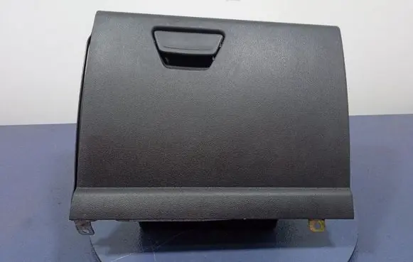 Ford Escape III Glove box KJ54-S060T10-AA3