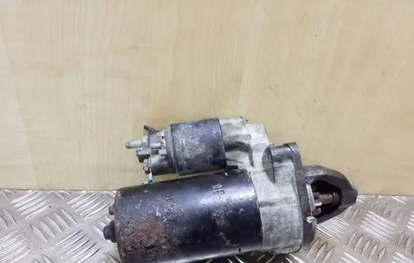 BMW 5 E39 Starter motor 0001108157 1740374