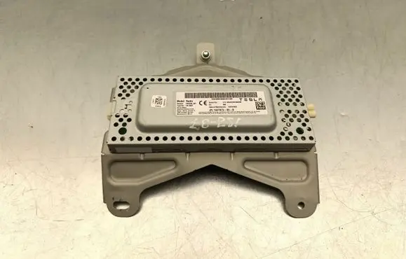 Tesla Model Y Aerial antenna amplifier 152797300D