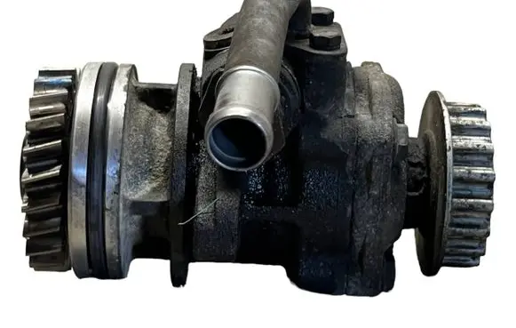 Volkswagen Touareg I Power steering pump 070145249