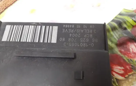 Citroen C4 I Glow plug pre-heat relay 9662570880 018010953