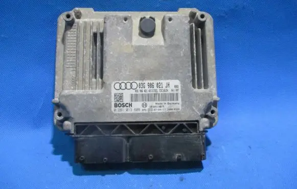 Audi A3 S3 8P Engine control unit/module 0281013608