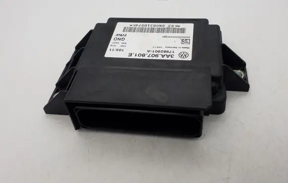 Volkswagen PASSAT CC Hand brake control module 3AA907801E