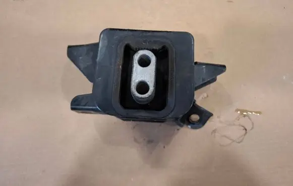 Hyundai i30 Engine mount vacuum valve 