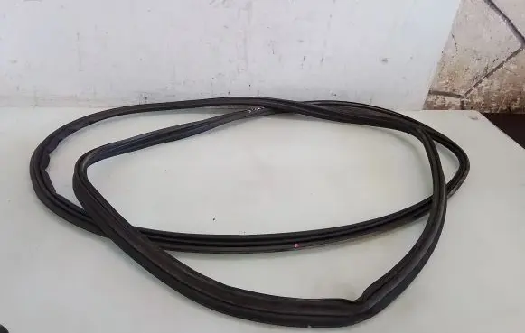 Subaru Outback Loading door rubber seal (on body) 