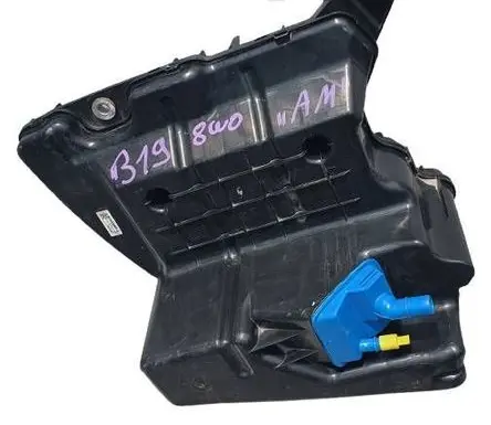 Audi A4 S4 B9 AdBlue liquid reservoir 8W0131878AM