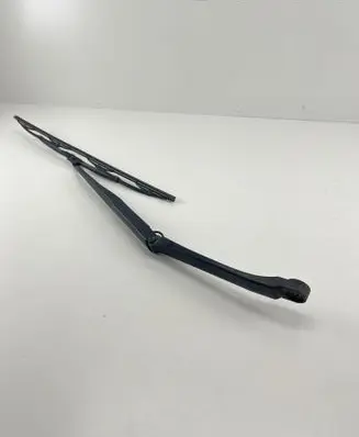 Nissan Elgrand Windshield/front glass wiper blade 864RD2