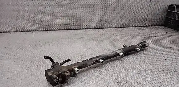 Chrysler PT Cruiser Fuel main line pipe A6110700095 0281002241 0445214004