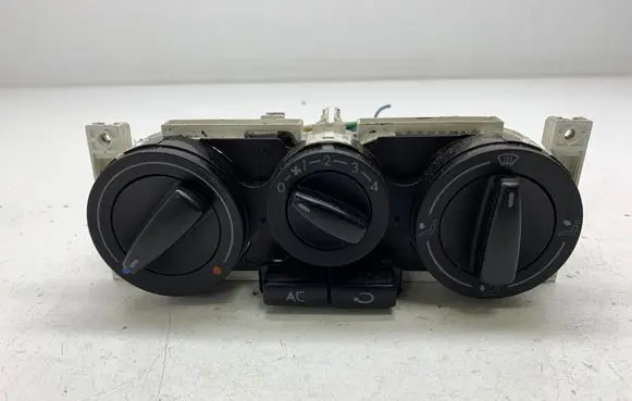 Volkswagen Golf IV Climate control unit 1J0820045F