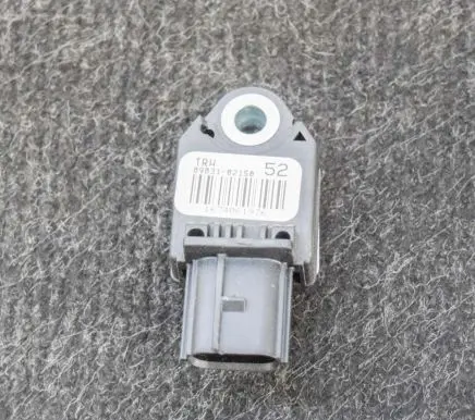 Toyota Auris E180 Airbag deployment crash/impact sensor 8983102150