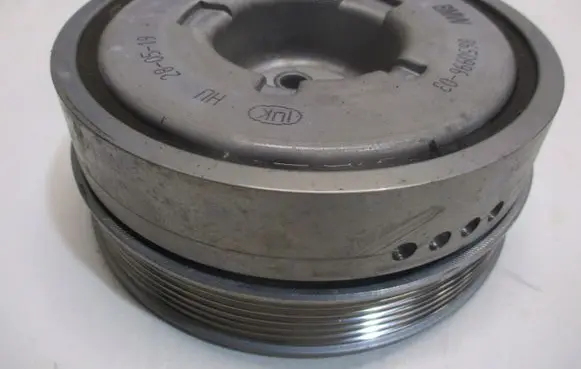 BMW 2 Active Tourer U06 Alternator belt tensioner pulley 8650996