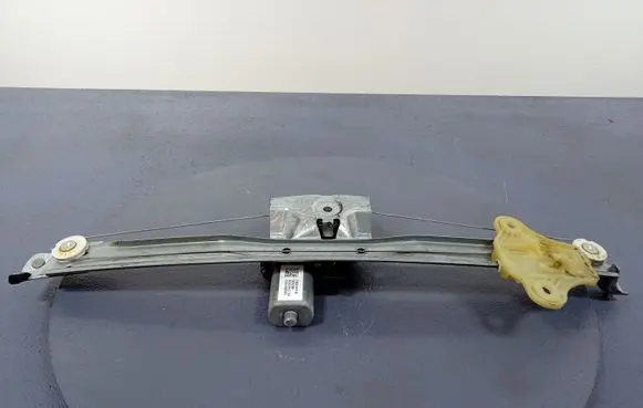 Renault Captur Front door window regulator with motor 128001471-B