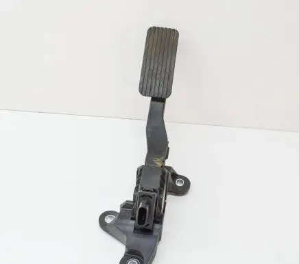Hyundai Kona I Accelerator throttle pedal CN01087109