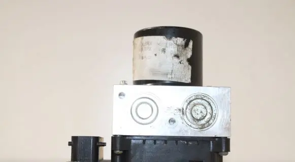Opel Insignia A ABS Pump 13316697
