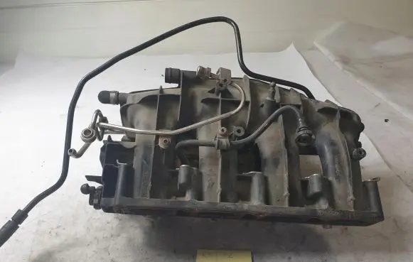 Audi A4 S4 B7 8E 8H Intake manifold 06133185