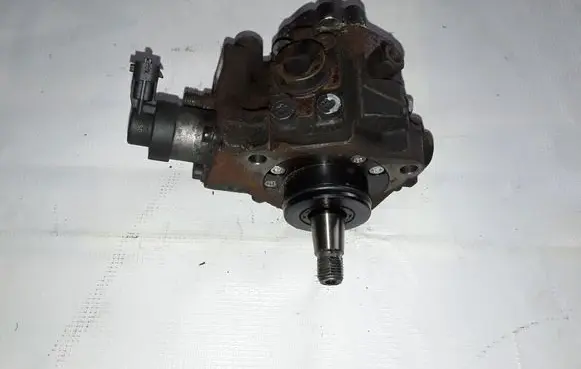 Hyundai i30 Fuel injection high pressure pump 331002A420
