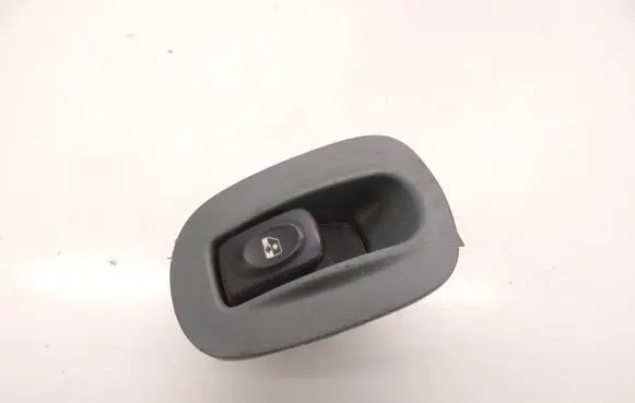 Renault Megane I Electric window control switch 7700836270 D198