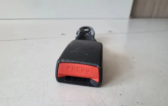 Hyundai Santa Fe Rear seatbelt buckle 20150402