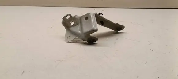 Toyota C-HR I Fender mounting bracket