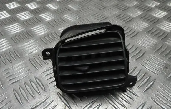 Mazda 323 Rear air vent grill B25FGM932 T6127