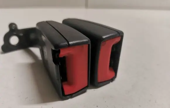 Audi A8 S8 D3 4E Middle seatbelt buckle (rear) 4E0857739A