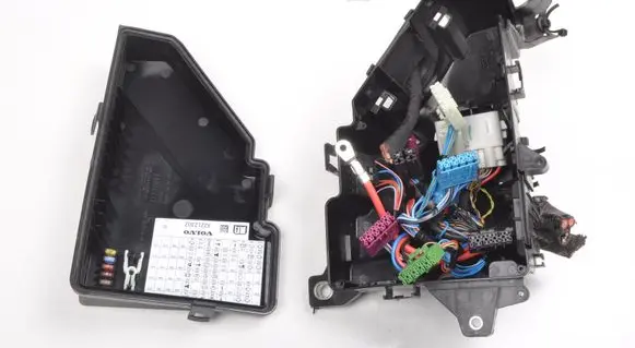 Volvo V60 Other engine bay part 32212302