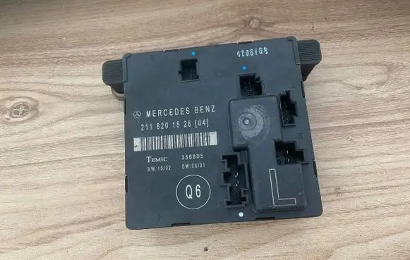 Mercedes-Benz E W211 Door control unit/module 2118201526 356805